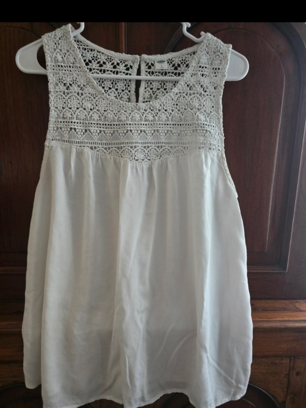 Old Navy White Crochet Yoke Sleeveless Camisole